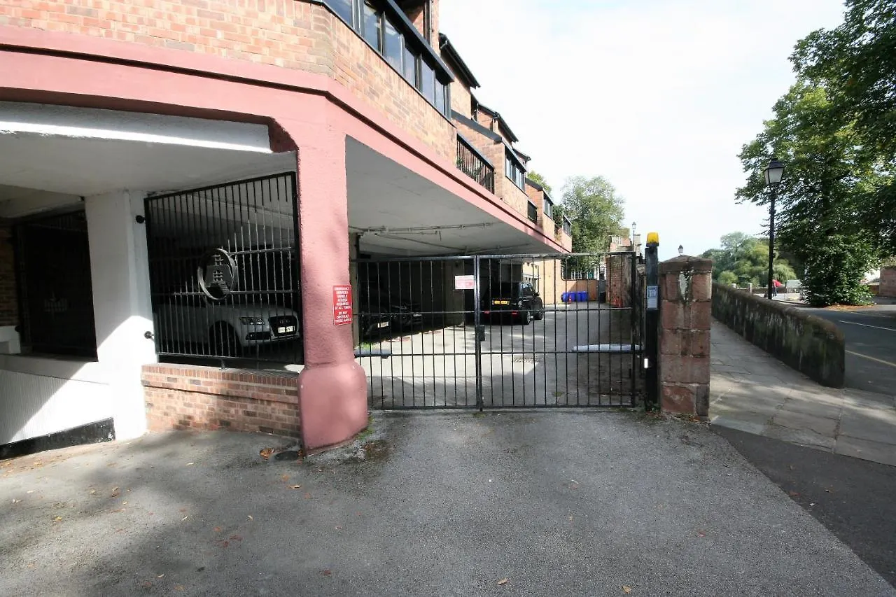 Deva Leisure 0*, Chester