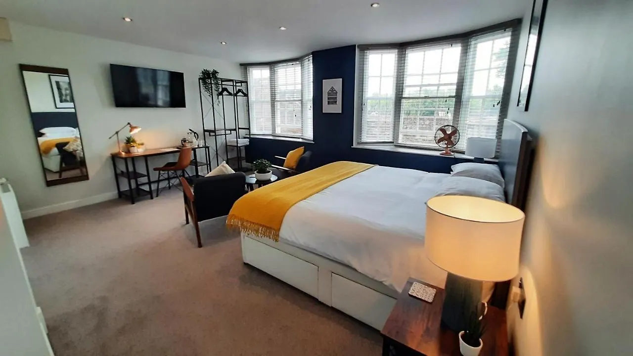 Deva Leisure 0*, Chester United Kingdom